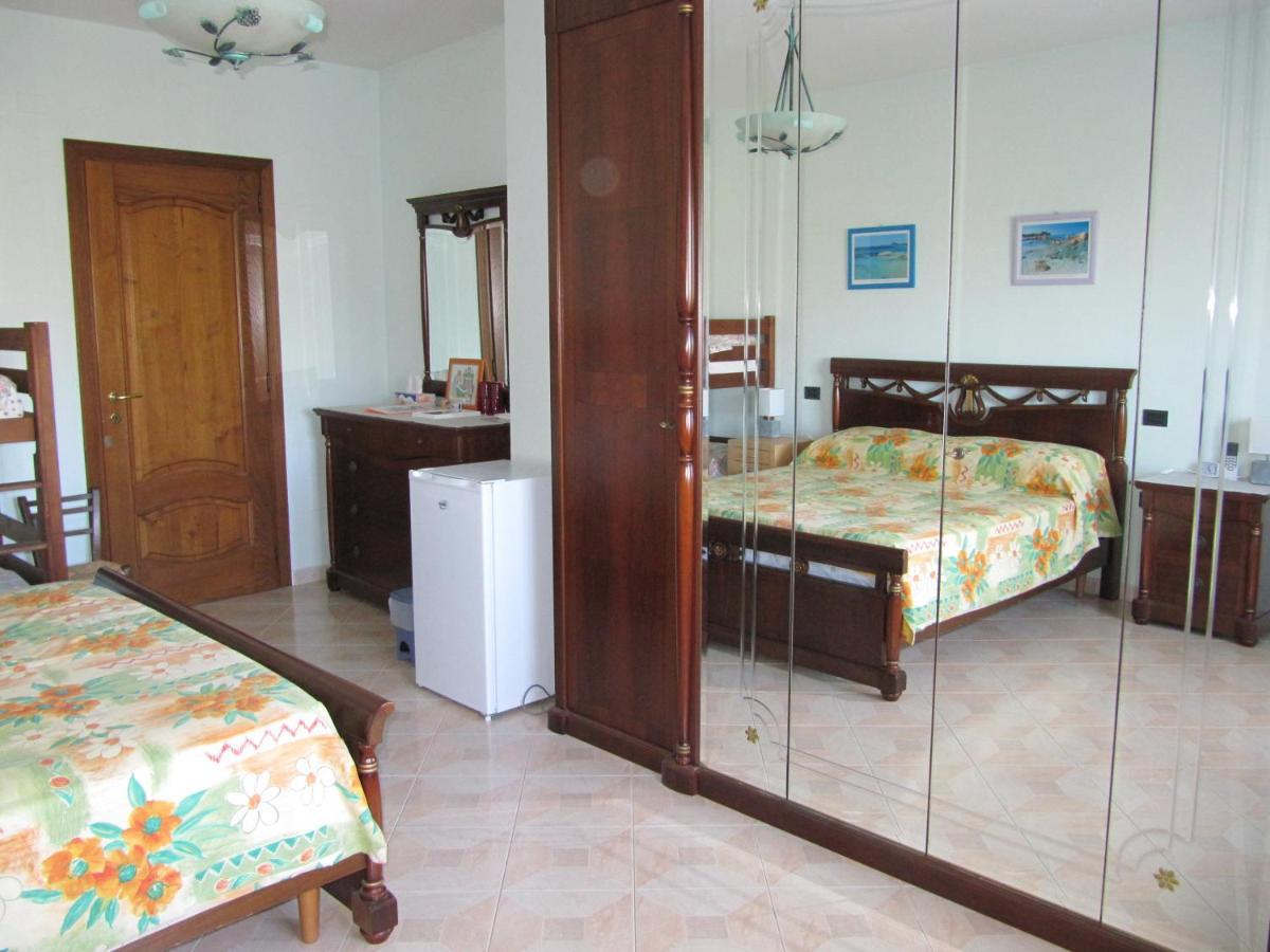 Bed and Breakfast Il Portico Uras Exterior foto