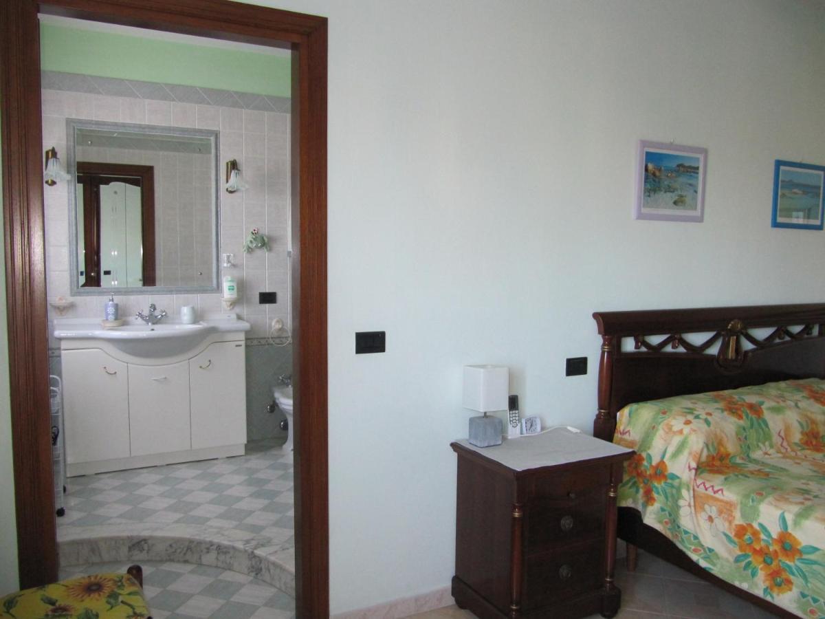 Bed and Breakfast Il Portico Uras Exterior foto